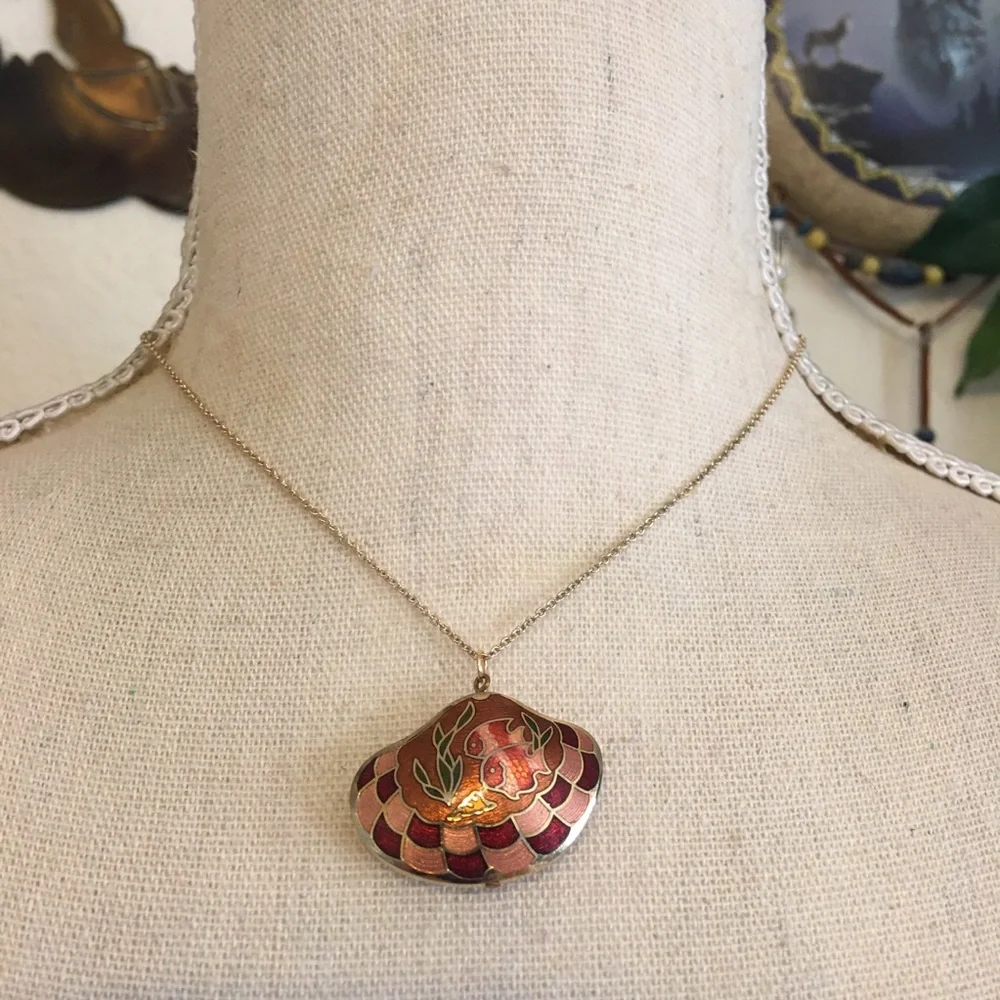 Vintage cloisonné sunray shape fish pendant/chain
